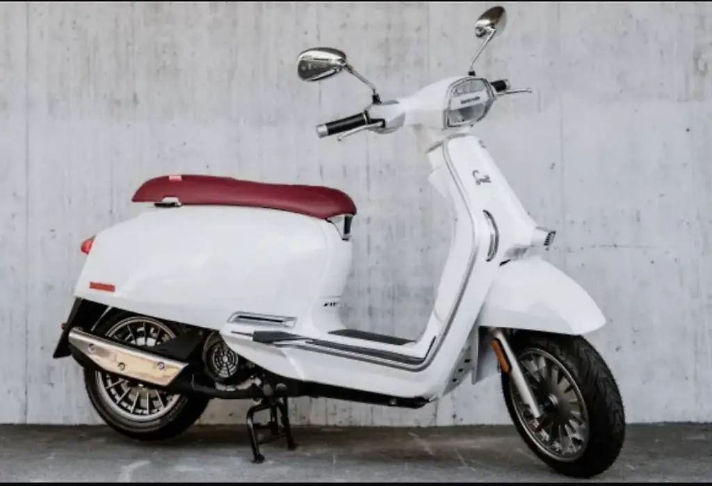 Lambretta V125 Special