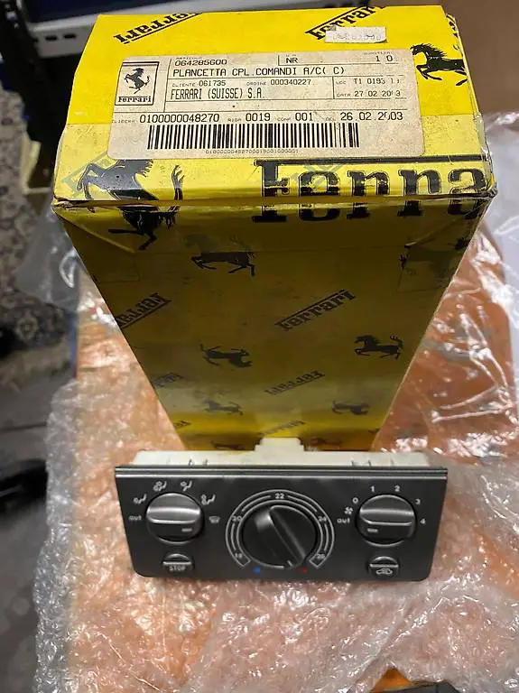 Ferrari 456 Commande de Climat 64285600
