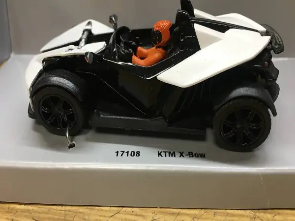 KTM X-Bow mit Rückziehmotor
