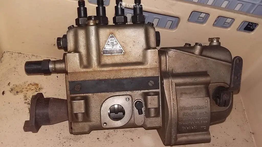 4 Zylinder Oldtimer Einspritzpumpe Scintilla? Bauart Deckel