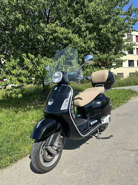 Vespa GTS 250 (2007) - Klassiker in Schwarz mit Stil