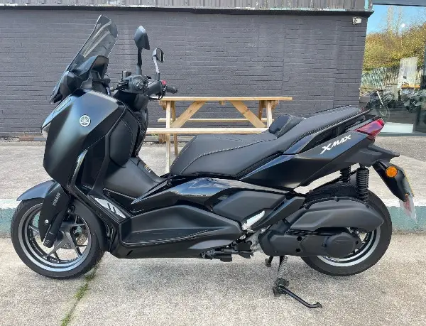2024 Yamaha X-Max 125 Tech Max in Schwarz