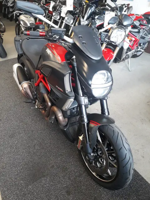 DUCATI Diavel 1200 Carbon