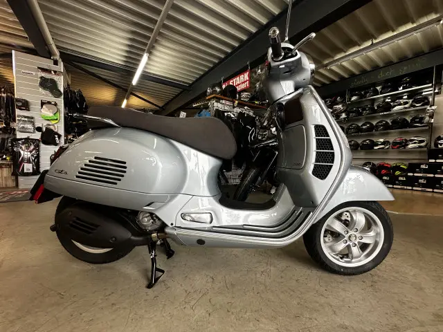 piaggio vespa gts 300 hpe