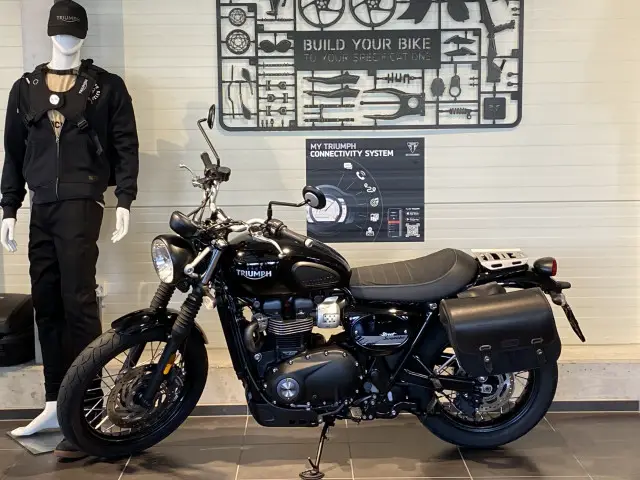 TRIUMPH Street Scrambler 900