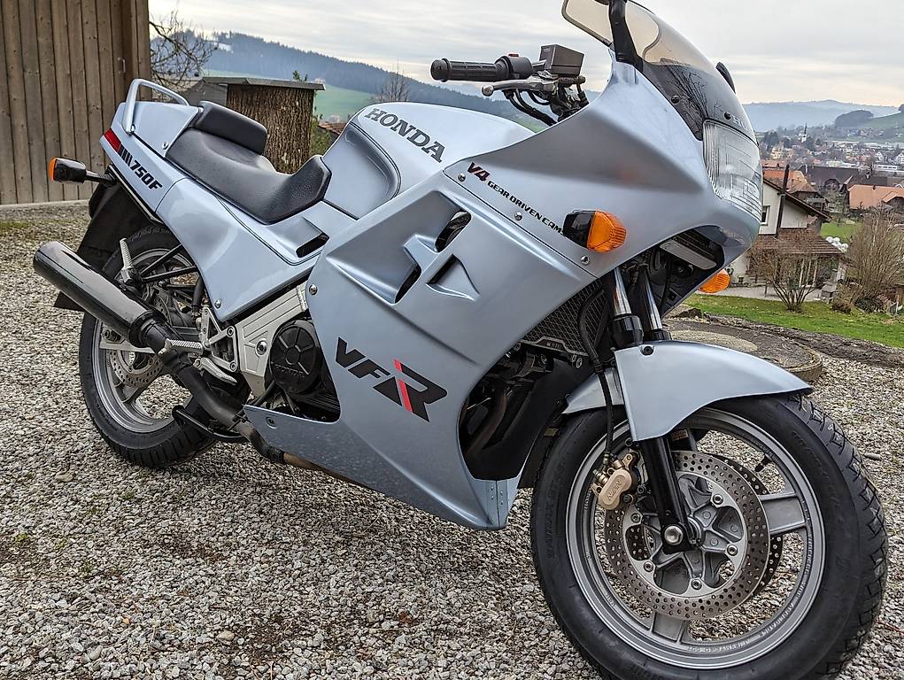 Honda Vfr 750 F, Frische Mfk mit Veteranen Eintrag
