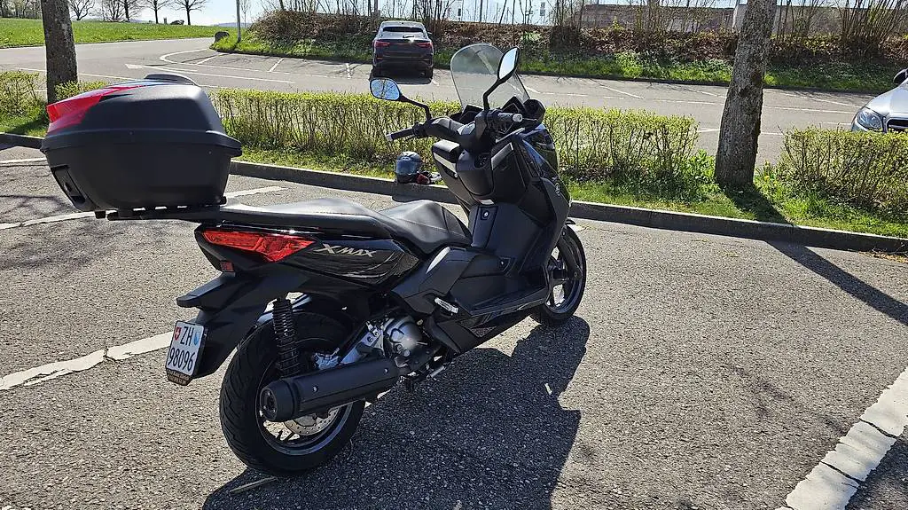 Yamaha X-MAX 250 mit Topcase, schwarz, guter Zustand