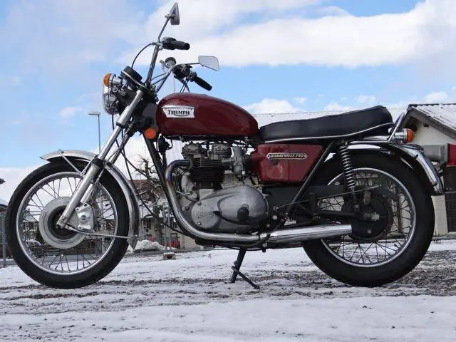 TRIUMPH Bonneville