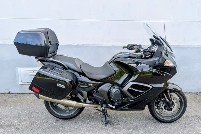 triumph trophy 1200 se