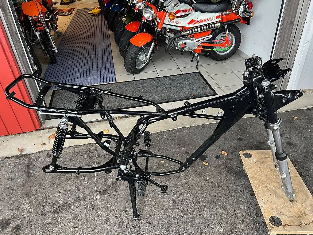Suzuki RV 125 Rahmen mit Ausweis