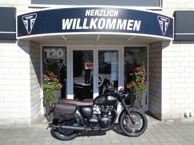TRIUMPH Bonneville T120 Black