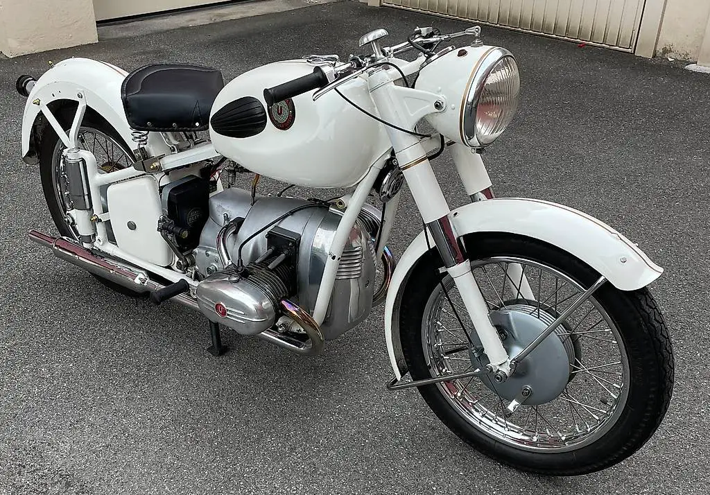 Motorrad Universal 580