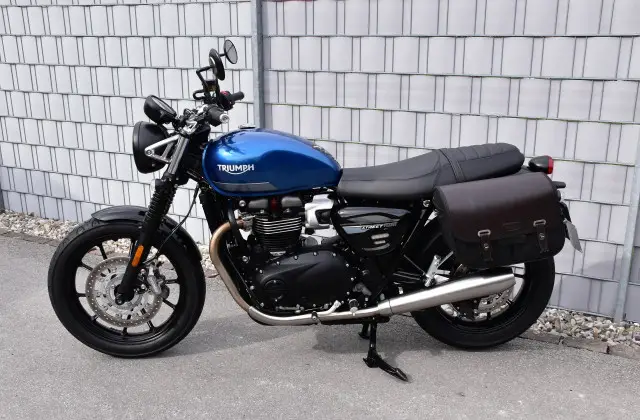 triumph street twin 900