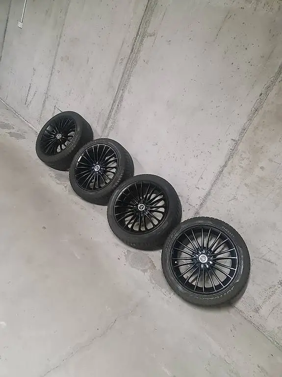 Felgen 17zoll mit Reifen Pirelli Sottozero 225/45 17