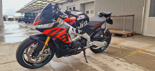 APRILIA Tuono V4 1100 Factory