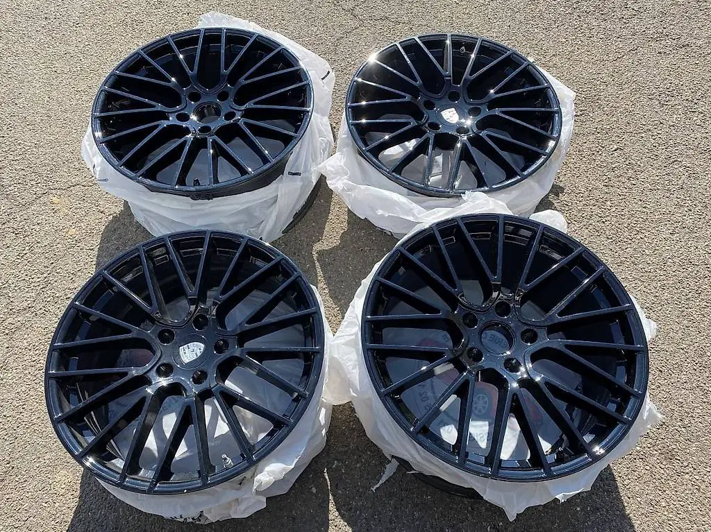 Porsche Cayenne Turbo 4X Jantes d"origine 9.5x21 ET46