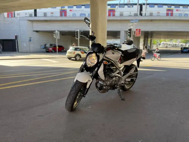 suzuki sfv 650 gladius