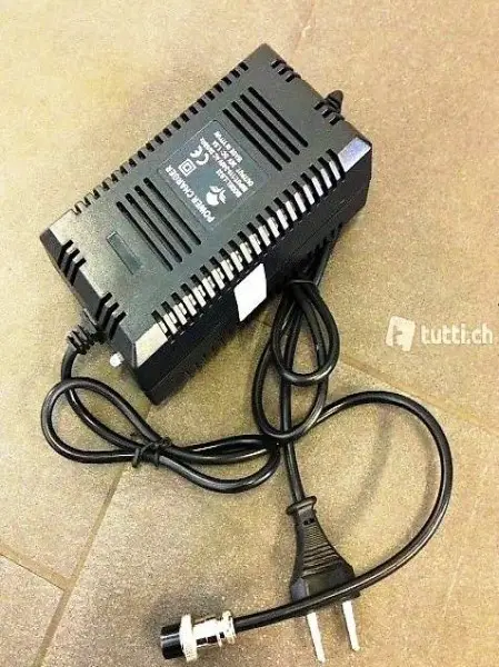  Ladergerät Kinderfahrzeug 36V 3Pol - Charger - Chargeur