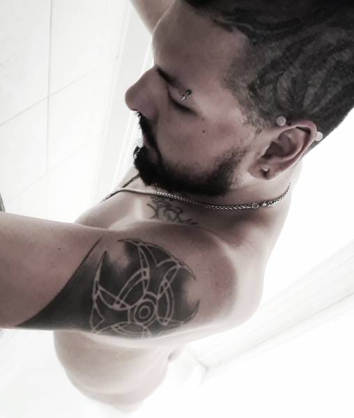 Masseur et escort professionnel pour homme ou couple