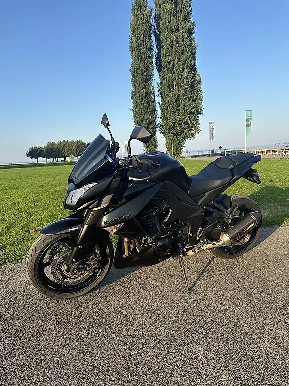 Kawasaki Z1000 Black Edition