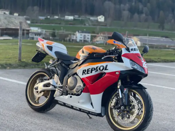 Honda cbr 1000rr