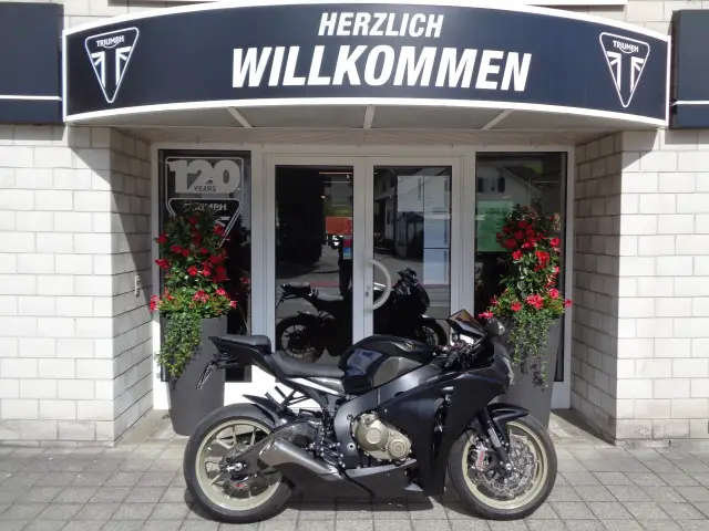 honda cbr 1000 rr fireblade