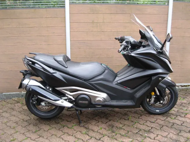 kymco ak 550
