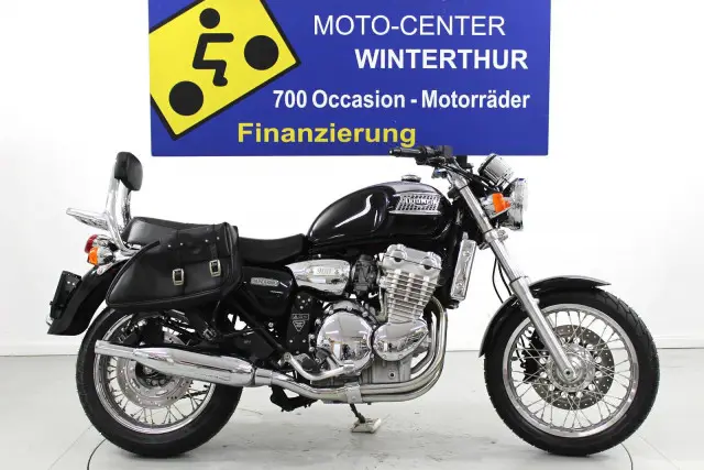 TRIUMPH Thunderbird 900