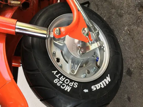 Suzuki RV 50 Felgen mit neuen Schlauch und Pneu