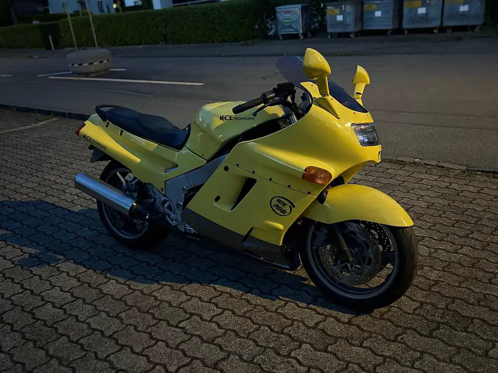 Kawasaki ZZR 1100
