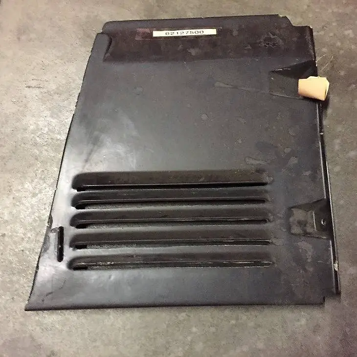 Ferrari 348 Grille Bouclier pare-gravier inférieur 62127900