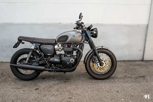 TRIUMPH Bonneville T120 Black