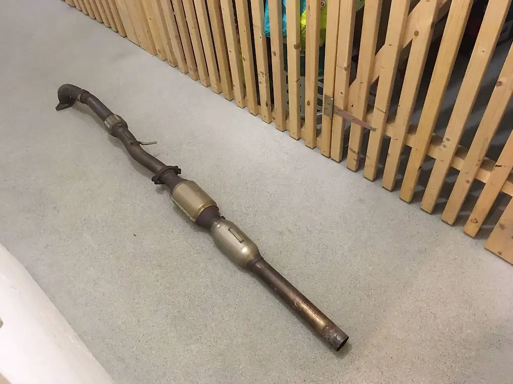 das Sportkat mit Mittelrohr und auch das Kat-Ersatzrohr