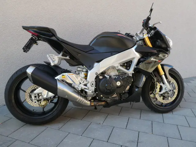 aprilia tuono v4 1000