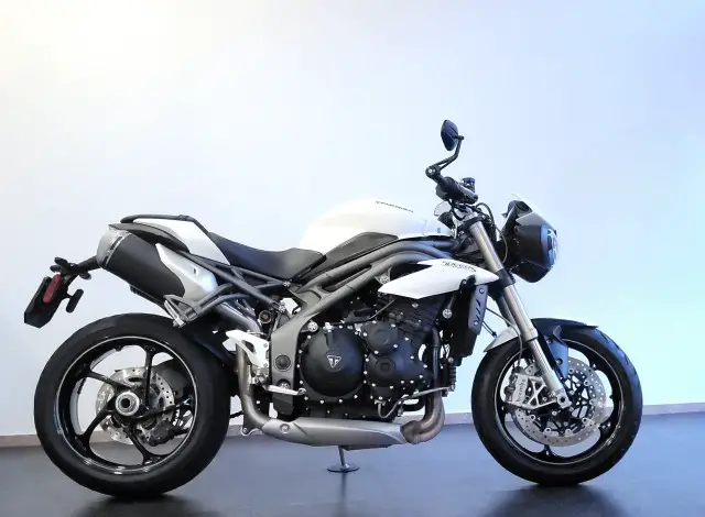 triumph speed triple 1050 s