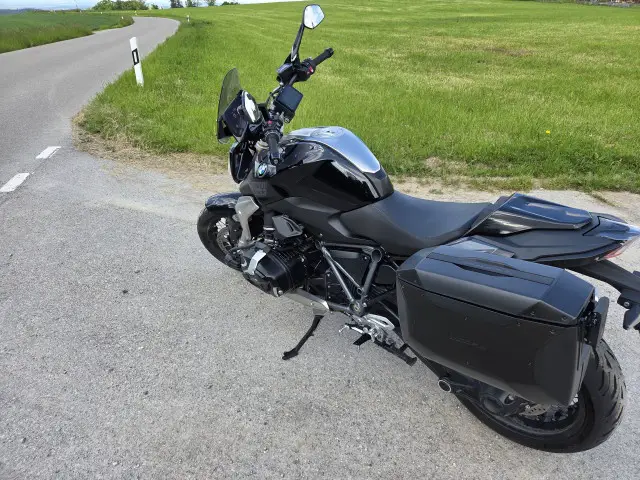 BMW R 1250 R Triple Black