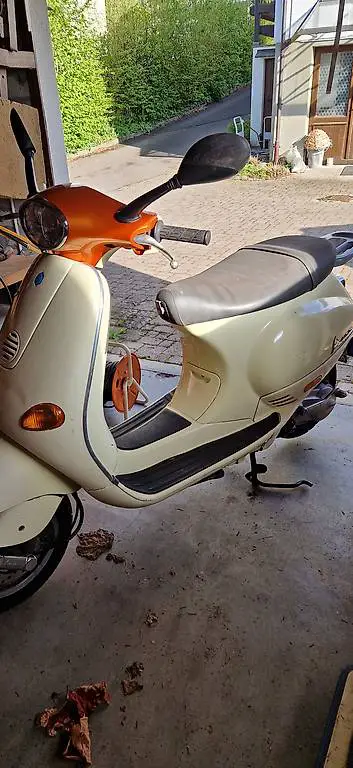 Vespa Piaggio 125 Beige