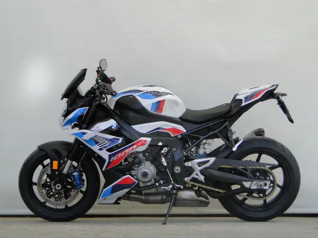 bmw m 1000 r