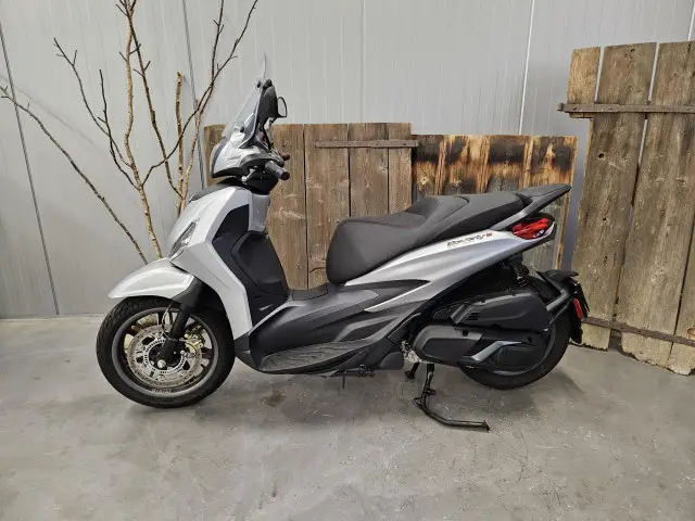 piaggio beverly 400 hpe sport