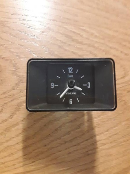 Volvo Auto Uhr