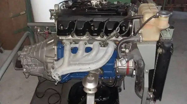 Oldtimer Einspritz- Motor zu Mercedes 190E 102.962 KAT jg89