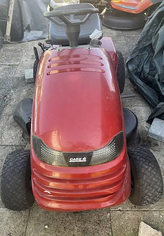 Rasentraktor / Husqvarna LR120 / Case IH