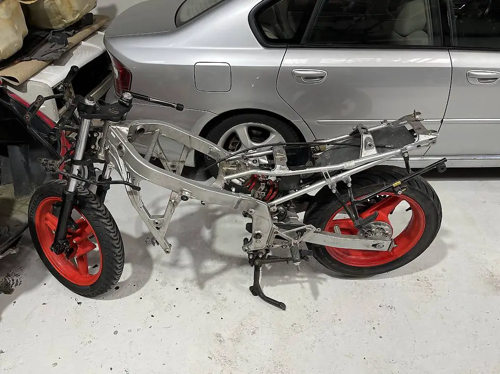 Honda CBR PC19 Rahmen