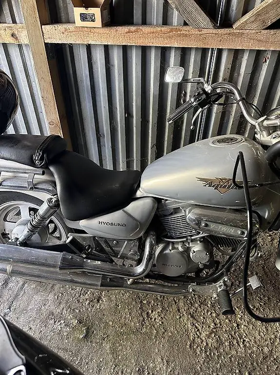 hyosung aquila 125