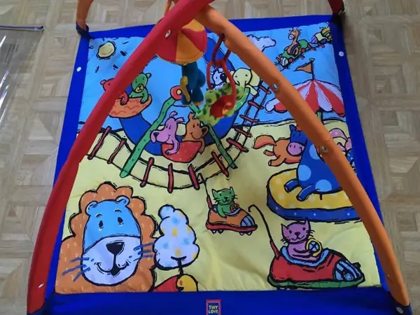 Spielbogen mit Decke