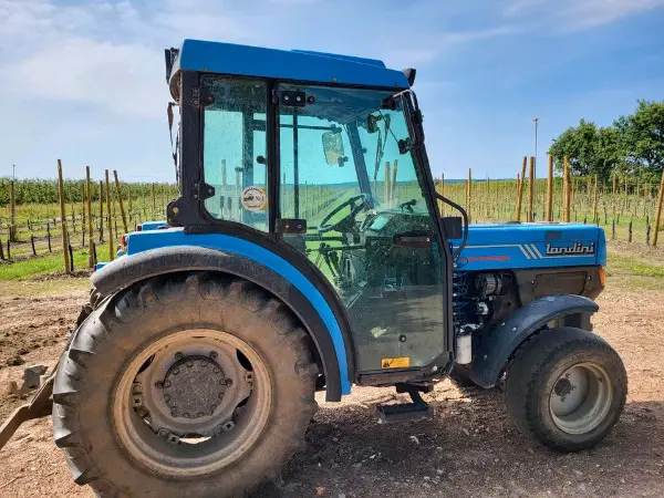 Landini Schmalspurtrecker wenig Betriebsstunden