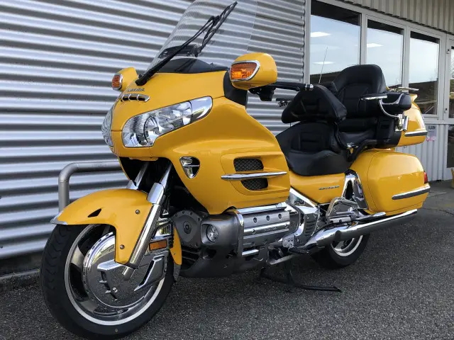 honda gl 1800 gold wing