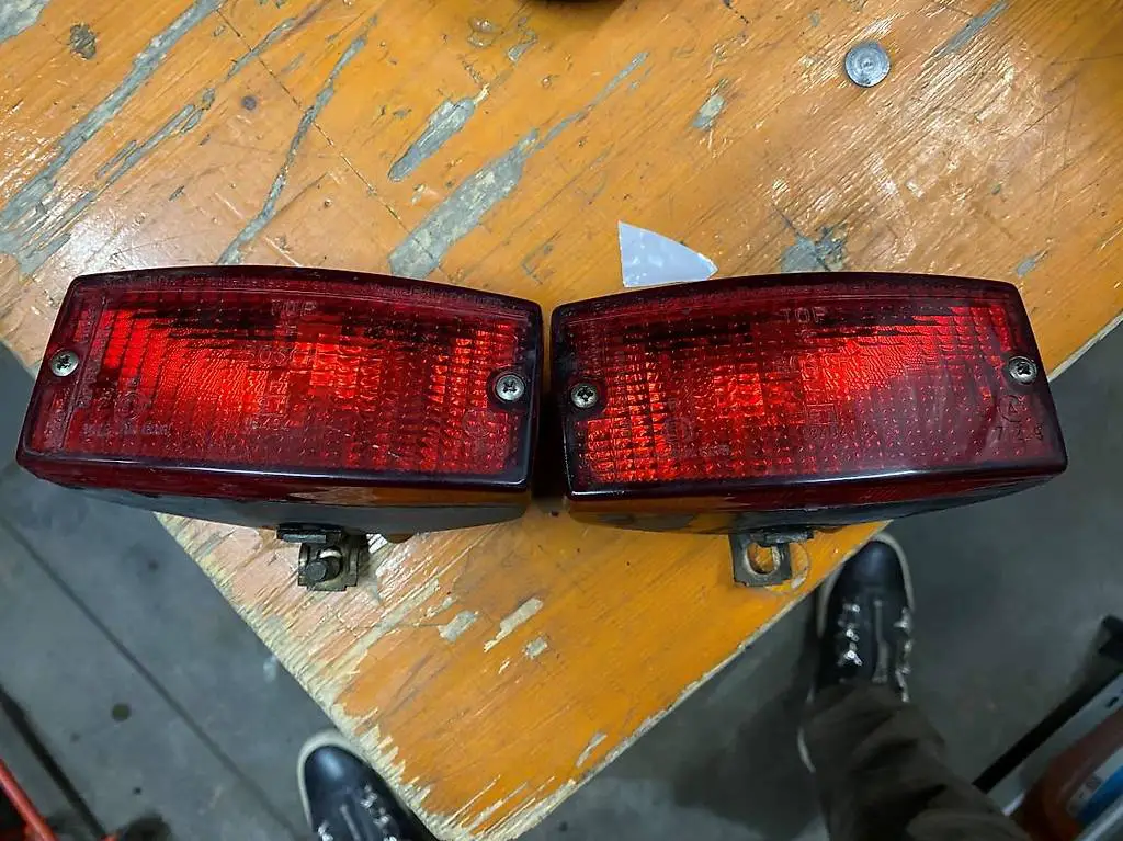 Ferrari 308-412-288-F40Phares antibrouillard arrière 6067000