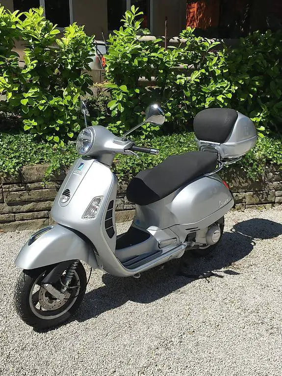 Vespa 250 GTS touring