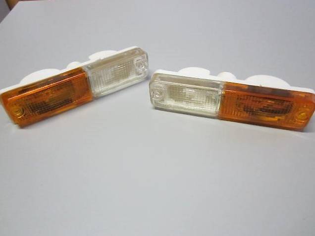 Ferrari 288 GTO Clignotant avant 61667900 & 61667800